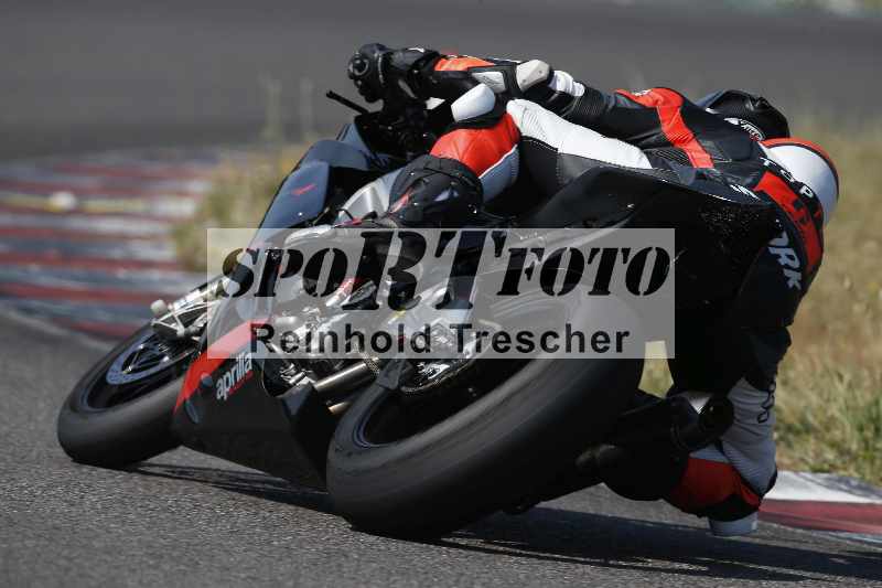 /Archiv-2023/28 05.06.2023 Moto Club Anneau du Rhin/rouge-expert/9